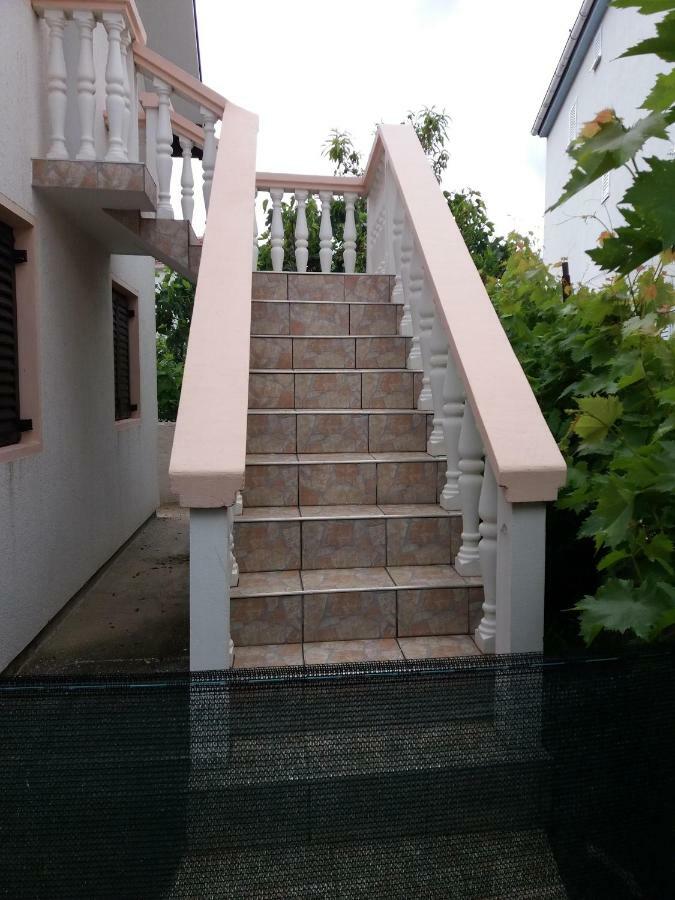 Apartment Ivan Нин Экстерьер фото